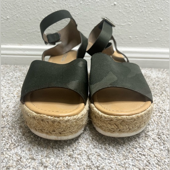 WOMEN'S SODA CLIP ESPADRILLE WEDGES - Picture 3 of 8